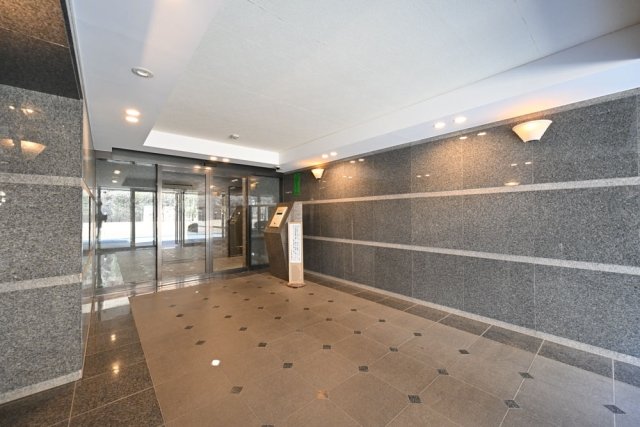 15/19 エントランス