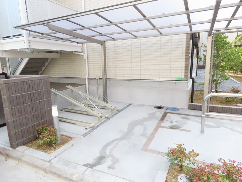 13/13 エントランス