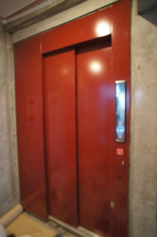 19/19 エントランス