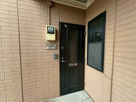 16/16 エントランス