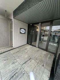 16/16 エントランス