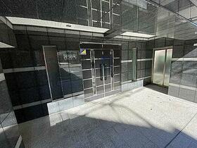 16/16 エントランス