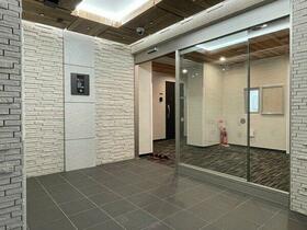 16/16 エントランス