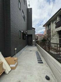 16/16 エントランス