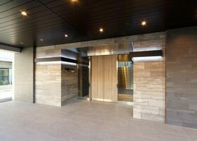 13/13 エントランス