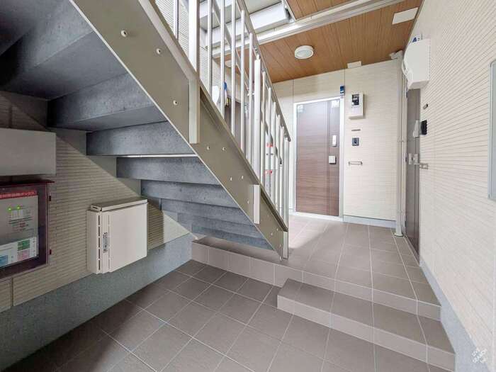 19/30 エントランス