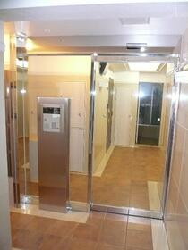 8/8 エントランス