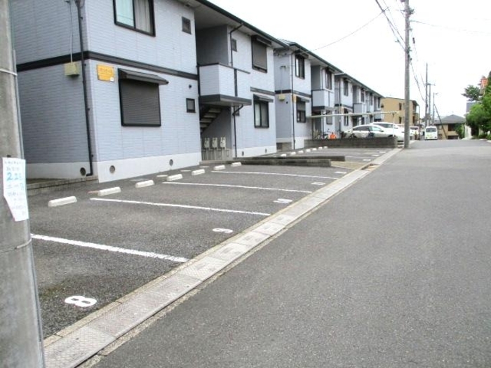 15/15 駐車場