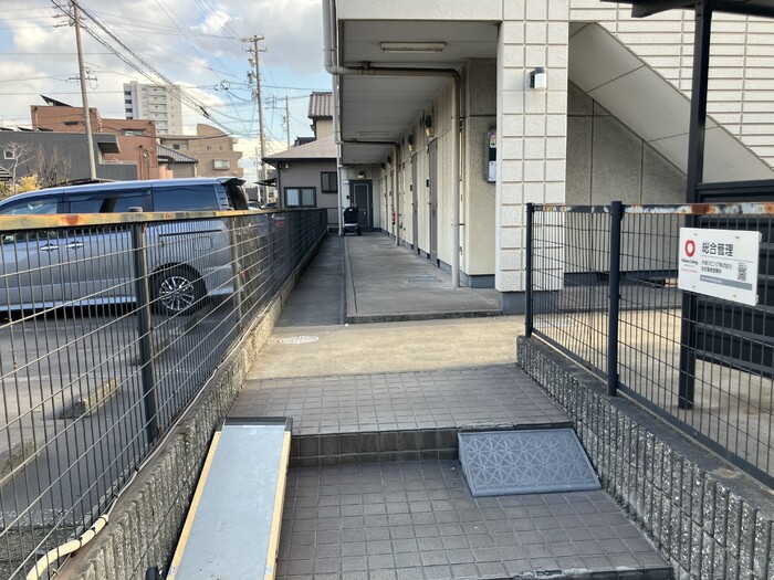 4/5 エントランス