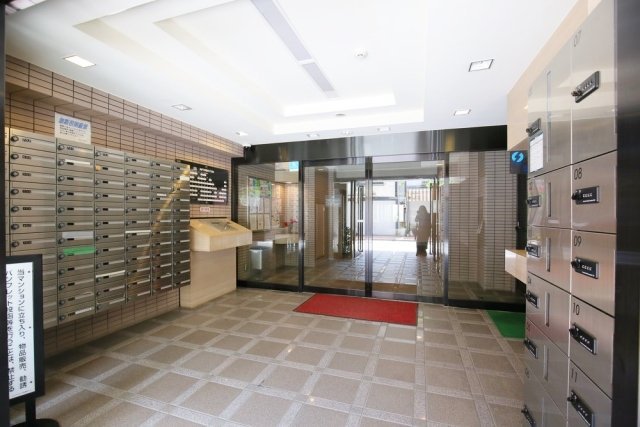 16/17 エントランス