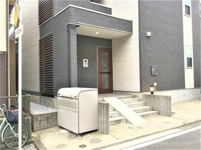 24/30 エントランス