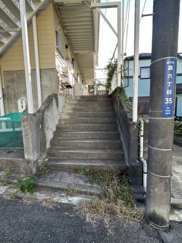 18/25 エントランス