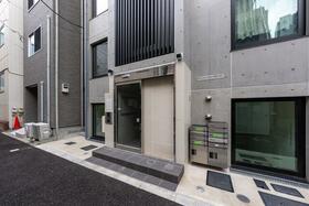 16/16 エントランス