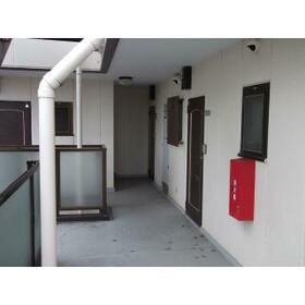 16/16 エントランス