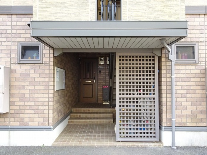 18/20 エントランス