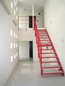 16/16 エントランス