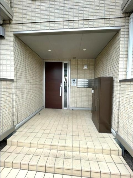 19/20 エントランス