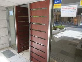 16/16 エントランス