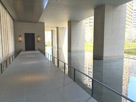 16/16 エントランス