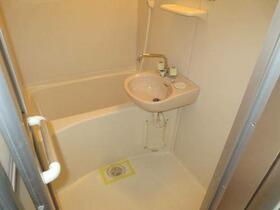14/16 浴室