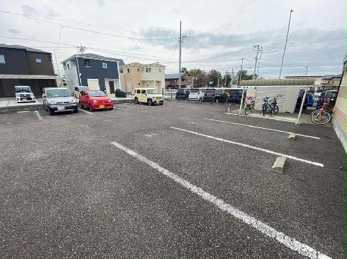 14/14 駐車場