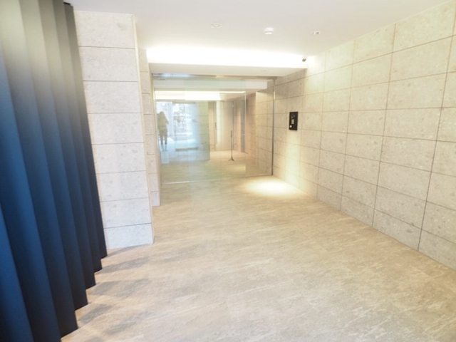 15/19 エントランス