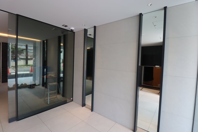 17/27 エントランス