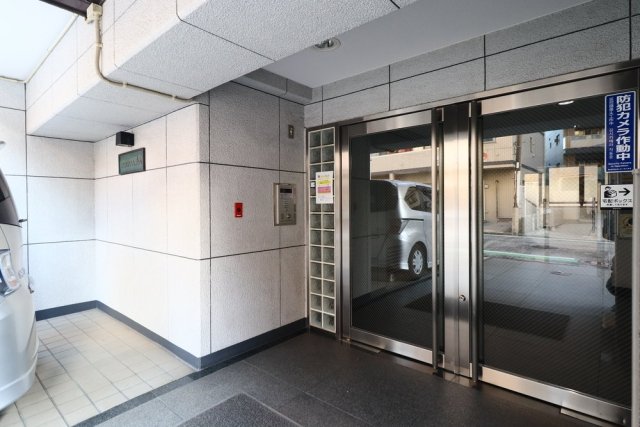 17/18 エントランス