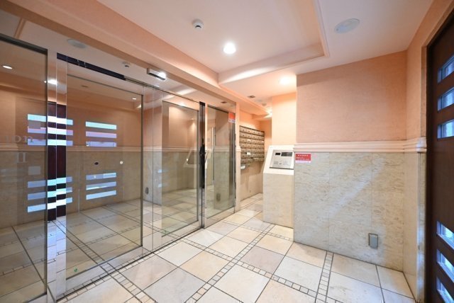 8/10 エントランス