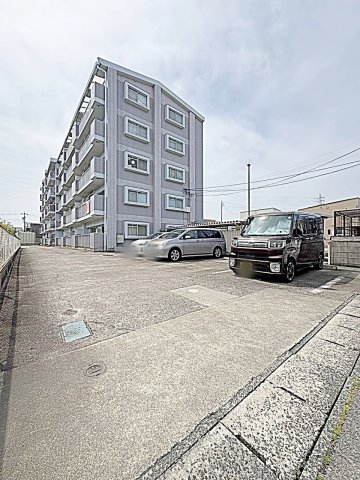 28/30 駐車場