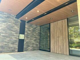 2/2 エントランス