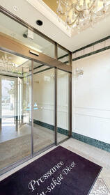 16/16 エントランス