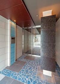 16/16 エントランス