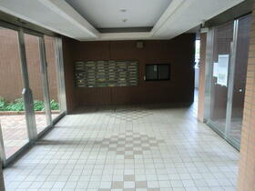 16/16 エントランス