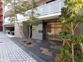 13/13 エントランス