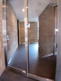 8/8 エントランス