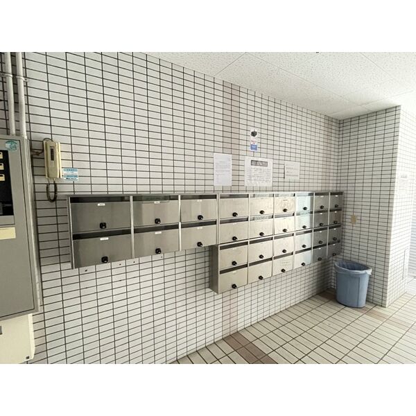 2/2 エントランス