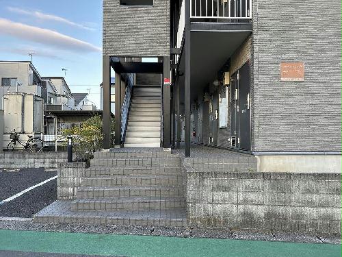 13/14 エントランス