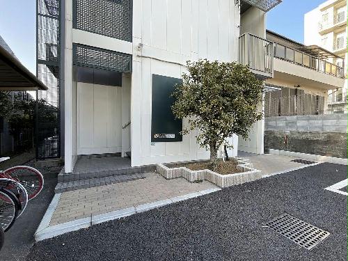 13/14 エントランス