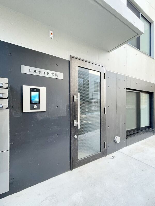 26/26 エントランス