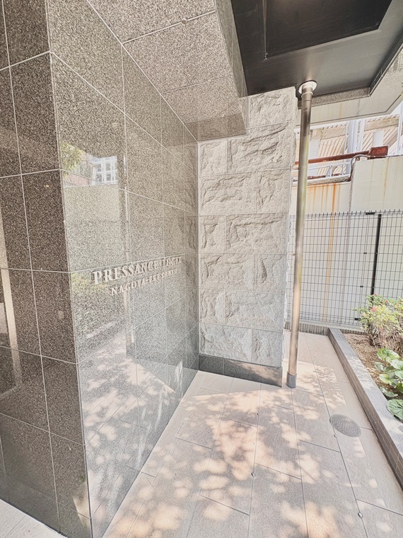 2/3 エントランス