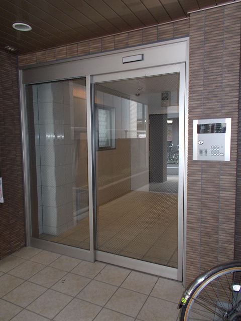 14/20 エントランス