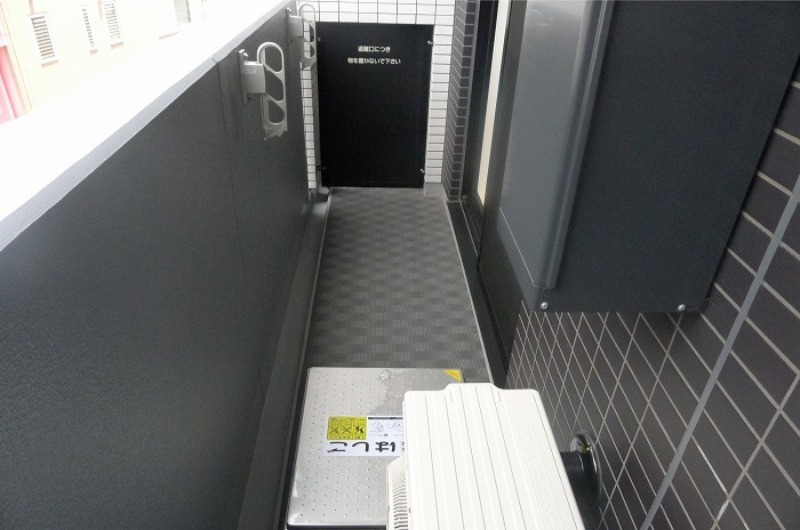 13/23 バルコニー