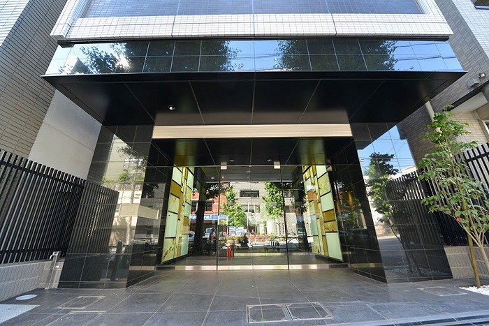 17/23 エントランス