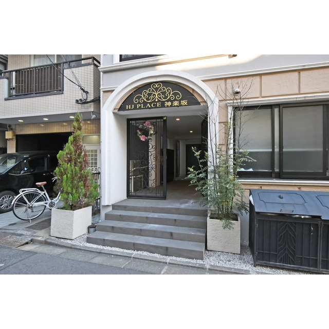 21/25 エントランス