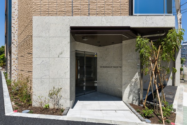 13/14 エントランス