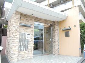 2/2 エントランス