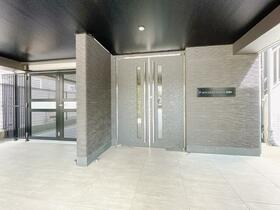 16/16 エントランス