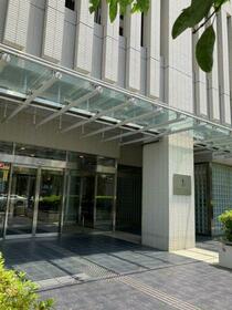 16/16 エントランス