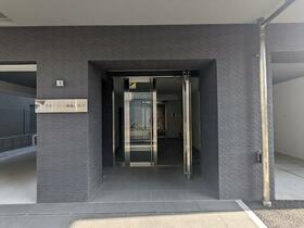 15/15 エントランス